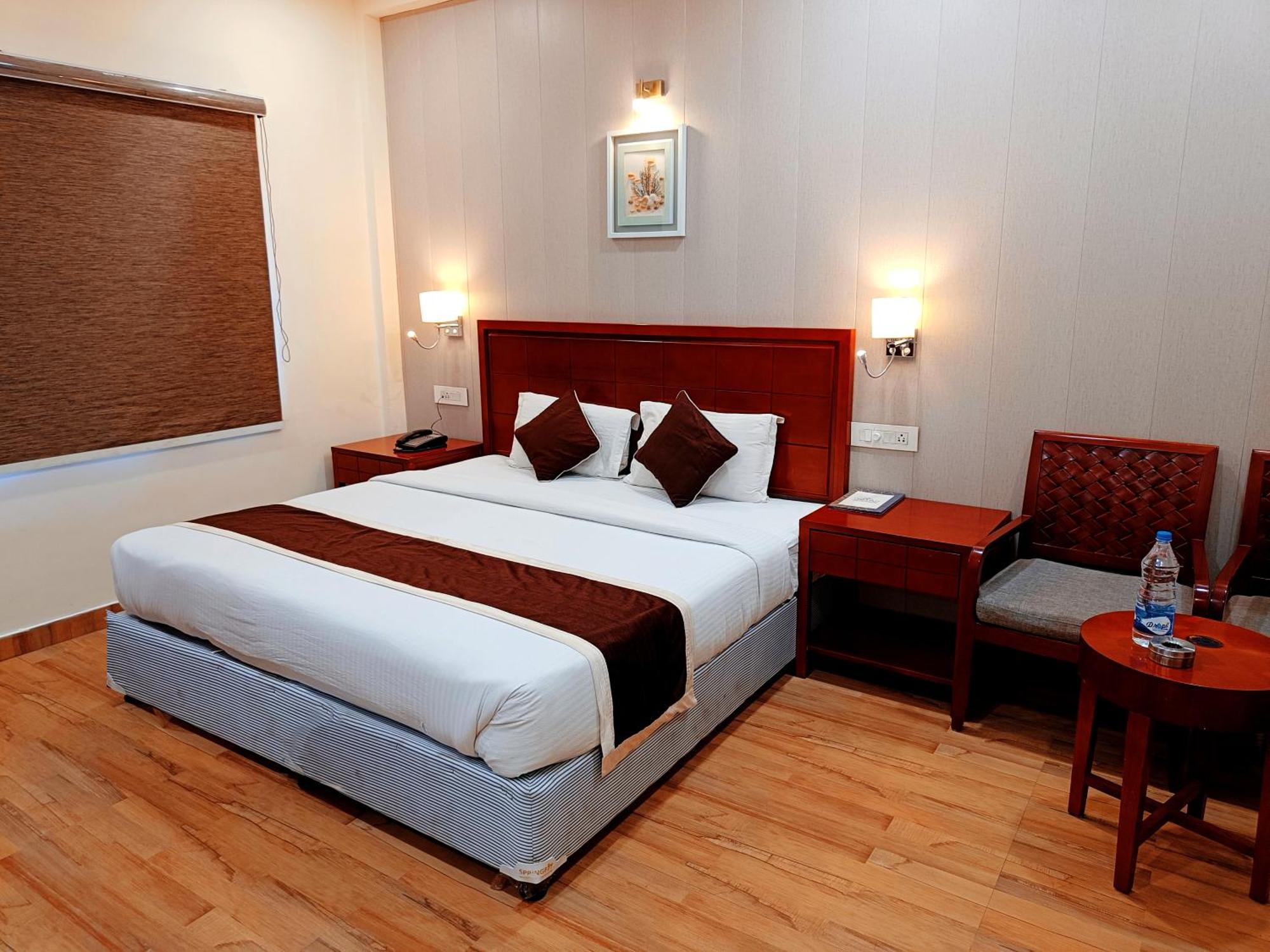 Hotel The Ved Mantra à Gwalior Extérieur photo