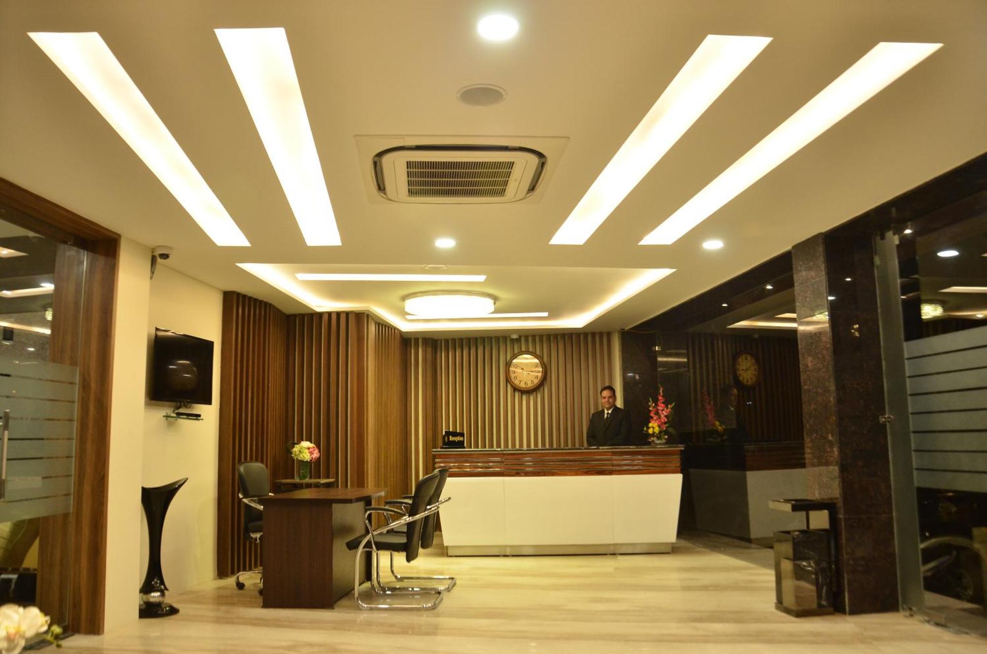 Hotel The Ved Mantra à Gwalior Extérieur photo